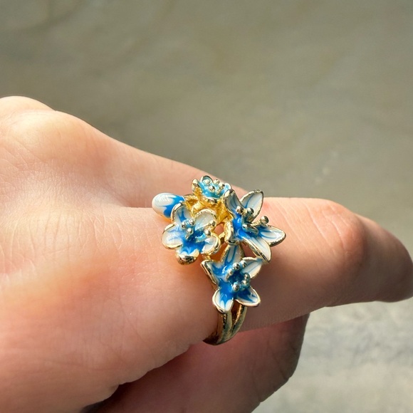 Gold Tone Blue Floral Ring - Picture 2 of 7